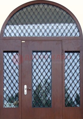 Крепкая стальная арочная дверь со стеклом и ковкой ДА-21 в Дзержинском