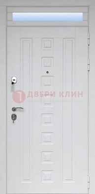 Белая металлическая дверь с фрамугой для коттеджа ДФГ-21 в Дзержинском