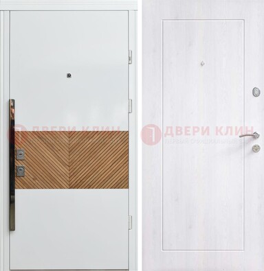 Белая железная дверь МДФ горизонтальной вставкой ДМ-265 в Дзержинском