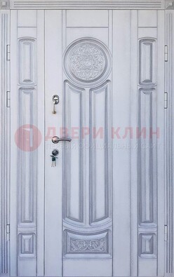 Белая двухстворчатая дверь с массивом дуба ДМД-72 в Дзержинском