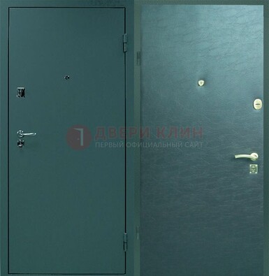 Зеленая стальная дверь с порошковым покрытием ДП-93 в Дзержинском