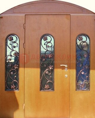 Парадная дверь со стеклянными вставками и ковкой ДПР-28 в общественное здание в Дзержинском