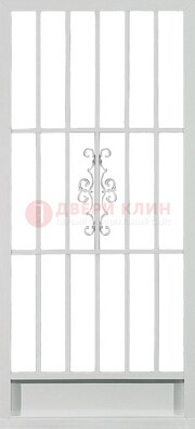Белая стальная решетчатая дверь с ковкой ДР-35 в Дзержинском