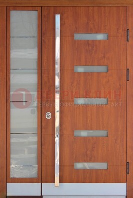 Коричневая металлическая дверь со стеклом ДС-72 в Дзержинском