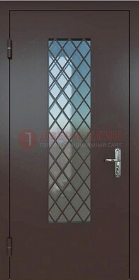 Темная металлическая дверь с решеткой и стеклом ДС-7 в Дзержинском