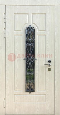 Светлая стальная дверь со стеклом и ковкой ДСК-118 в Дзержинском