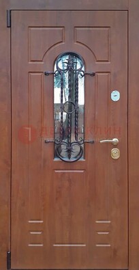 Темная железная дверь со стеклом и ковкой в коричневом цвете ДСК-154 в Дзержинском