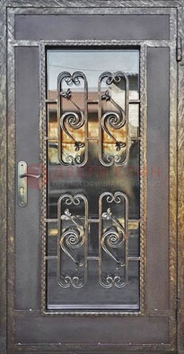 Коричневая наружная дверь порошок со стеклом и ковкой ДСК-160 в Дзержинском