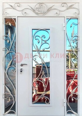 Белая входная дверь порошок со стеклом и ковкой ДСК-165 в Дзержинском
