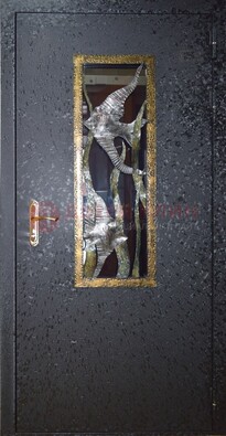 Металлическая дверь со стеклом и ковкой ДСК-82 для крыльца в Дзержинском
