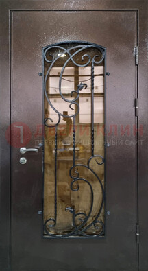Металлическая дверь со стеклом и ковкой ДСК-95 для магазина в Дзержинском