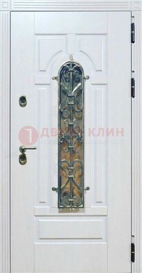 Белая остекленная металлическая дверь с ковкой ДСК-98 в Дзержинском