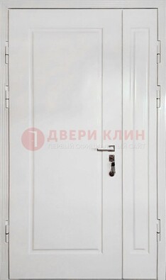 Полуторная металлическая дверь с МДФ в белом цвете ПЛ-24 в Дзержинском