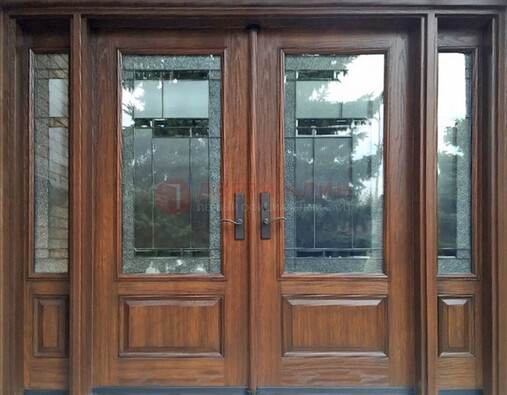 Распашная стальная дверь с массивом с витражом и фрамугами ВЖ-21 в Дзержинском